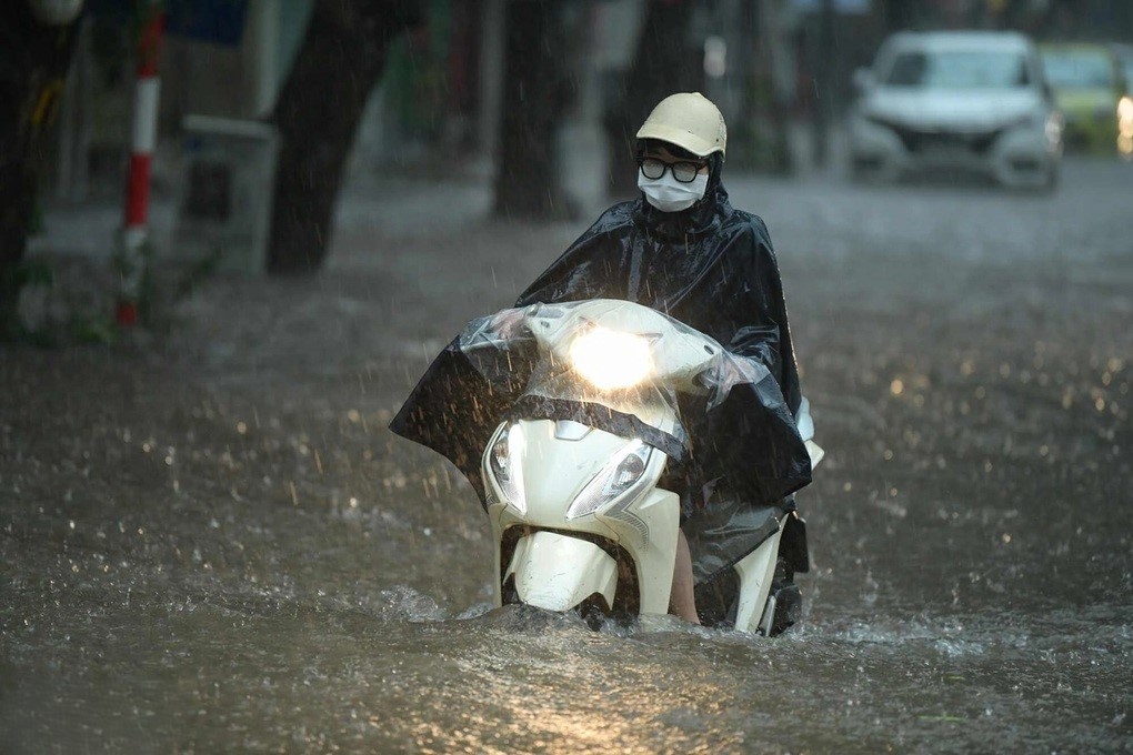 XE MÁY LỘI NƯỚC: NHỮNG HẠNG MỤC CẦN KIỂM TRA NGAY SAU KHI DI CHUYỂN QUA VÙNG NGẬP